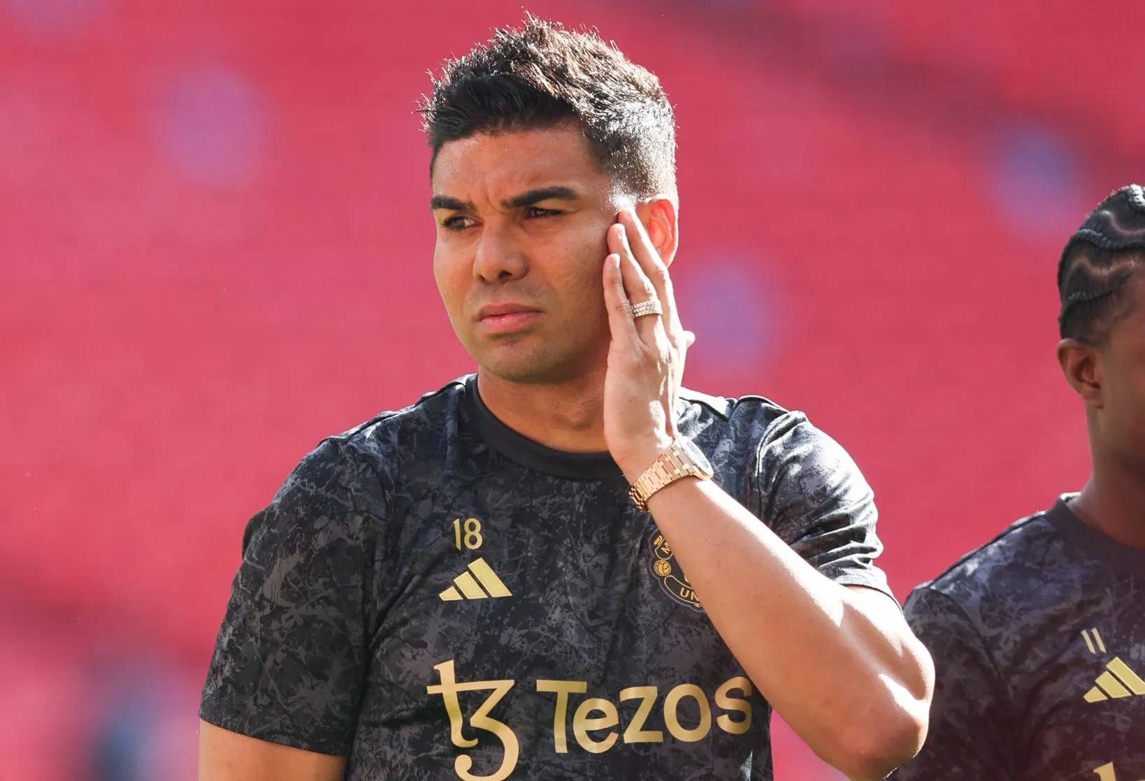 Manchester United conversa com PSG para contratar poss&iacute;vel substituto de Casemiro