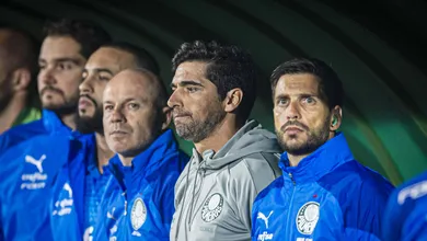 Deplor&aacute;vel, Abel precisa abandonar personagem grosseiro no Palmeiras e aprender a dar entrevistas