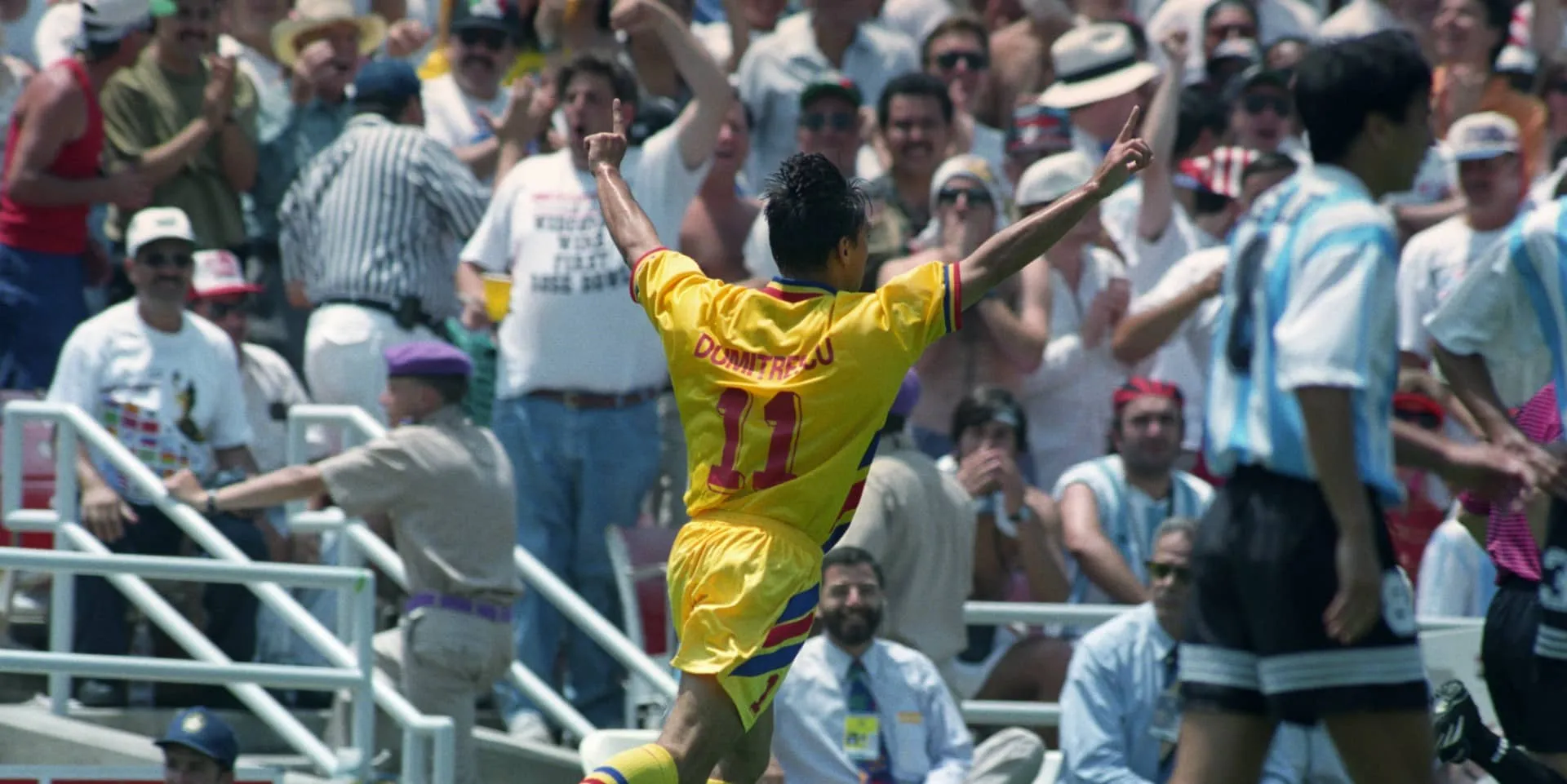 [Os 25 anos da Copa de 94] Hagi e Dumitrescu vivem uma tarde demolidora contra a Argentina
