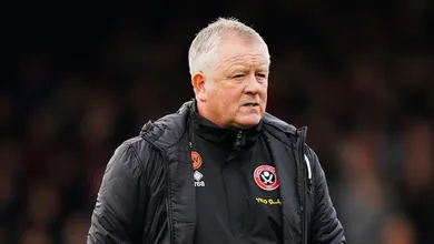 Ap&oacute;s criticar &aacute;rbitro por comer sandu&iacute;che, t&eacute;cnico do Sheffield United &eacute; multado