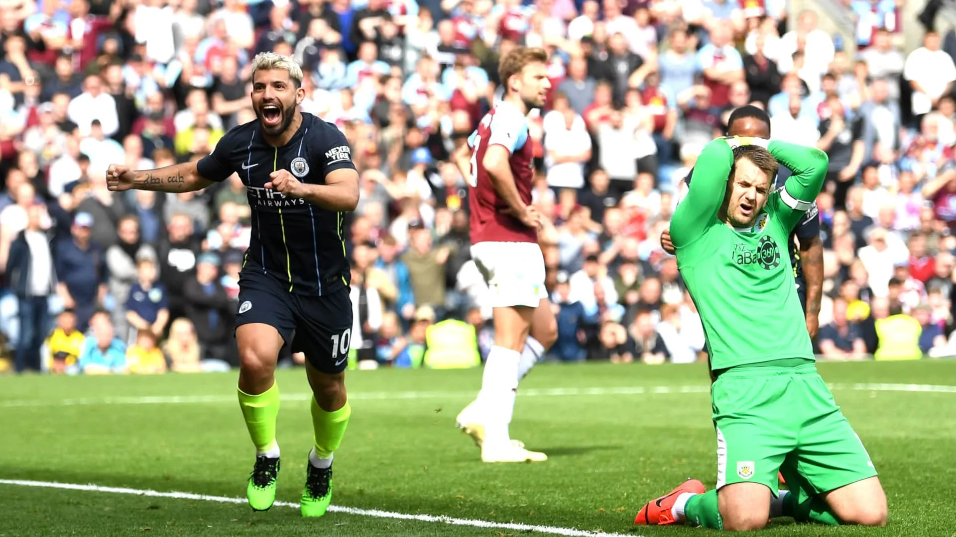 Diante de uma retranca feroz do Burnley, Manchester City arrancou vit&oacute;ria com um gol chorado