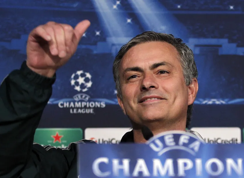 Jos&eacute; Mourinho: ele sonha com o Manchester United, mas o amor n&atilde;o parece ser correspondido (AP Photo/Andres Kudacki)