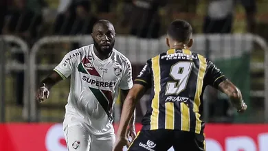 Com um a menos, Fluminense perde com candidato ao Puskas: gol e assist&ecirc;ncia de bicicleta
