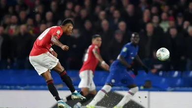 Rashford acertou cobran&ccedil;a de falta venenosa e garantiu importante vit&oacute;ria ao Manchester United