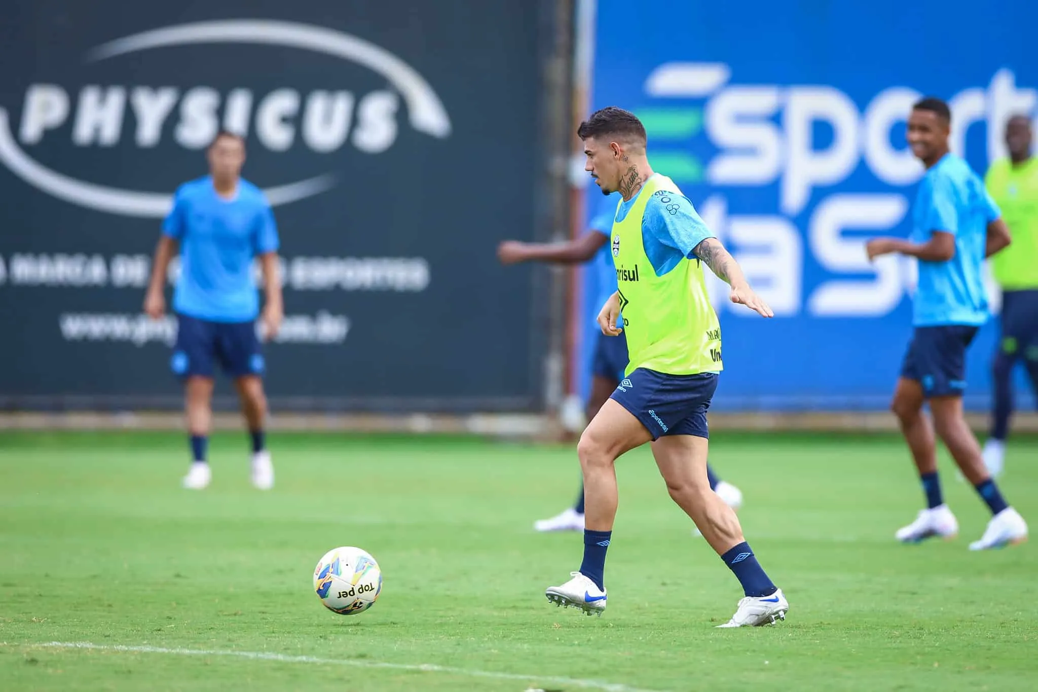 Sem Renato e titulares, Gr&ecirc;mio visita o S&atilde;o Luiz em busca do quarto t&iacute;tulo consecutivo da Recopa Ga&uacute;cha