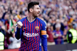 Impar&aacute;vel, Messi descomplica d&eacute;rbi catal&atilde;o e amplia sequ&ecirc;ncia invicta do Barcelona