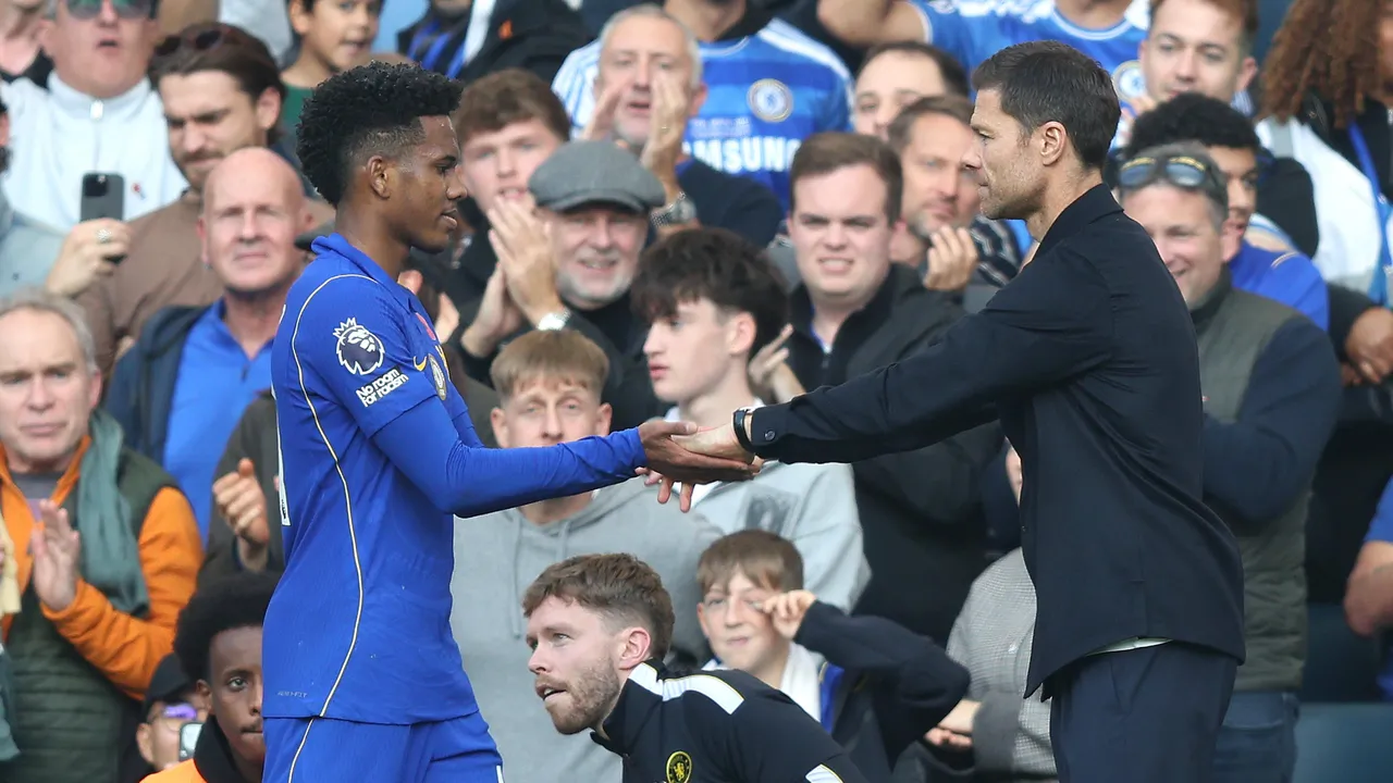 Xabi Alonso: ‘Estêvão deu a melhor resposta possível para mostrar que merece mais no Chelsea’