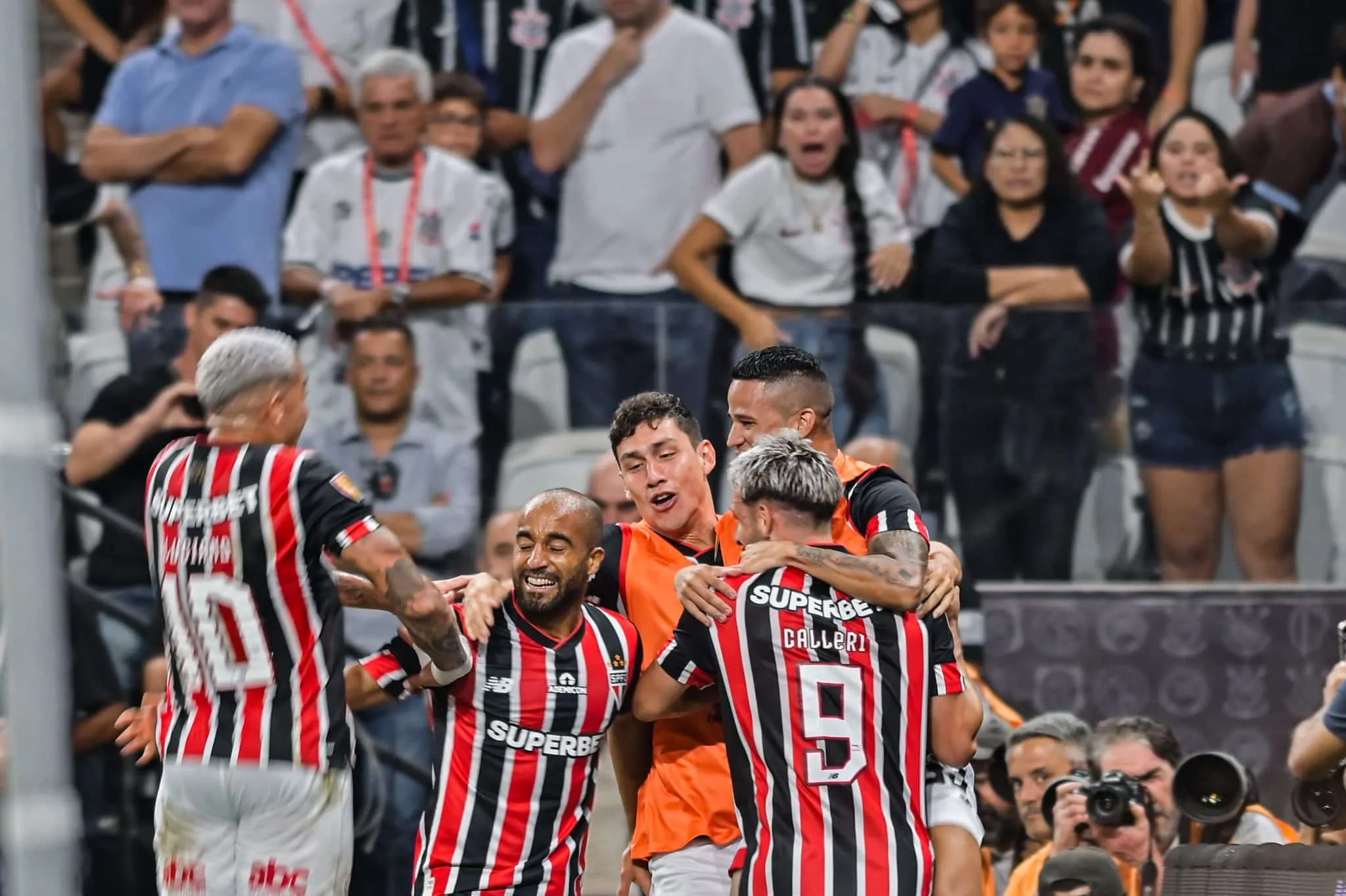 S&atilde;o Paulo responde ao tabu com a leveza de um time que sabe o quer