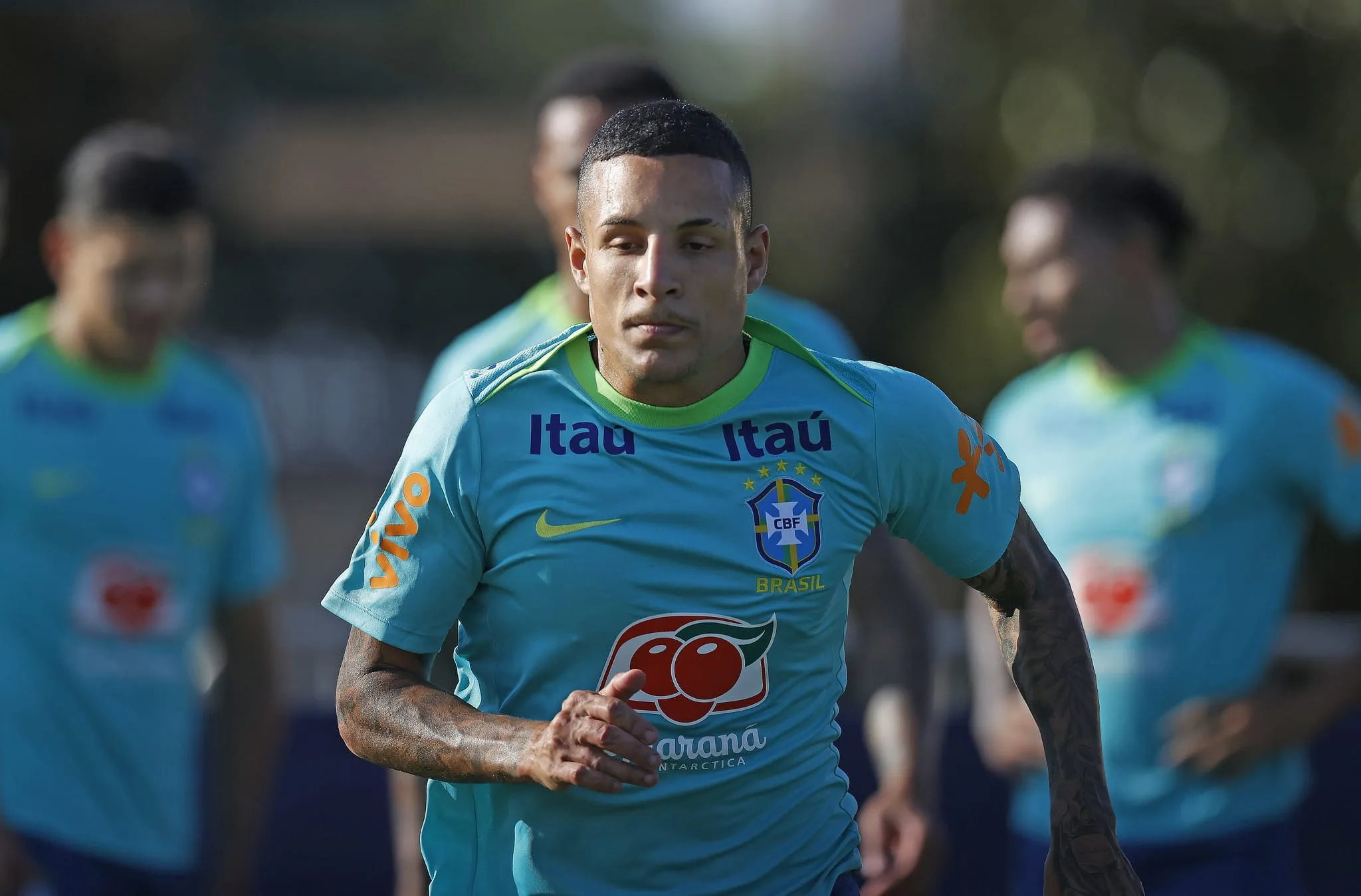 Guilherme Arana responde sobre interesse do PSG e diz se fica no Atl&eacute;tico-MG