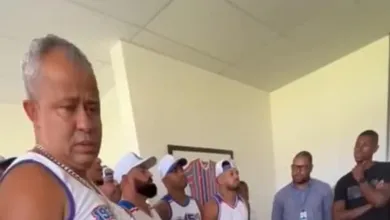 Elenco do Bahia se reuniu com torcedor suspeito de atacar &ocirc;nibus do pr&oacute;prio&nbsp;clube&nbsp;em&nbsp;2022