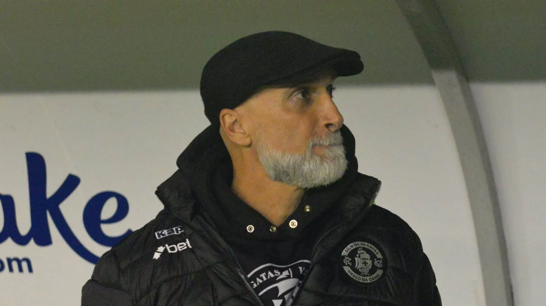 Menos de um m&ecirc;s depois da chegada, Vasco decide pela demiss&atilde;o de &Aacute;lvaro Pacheco