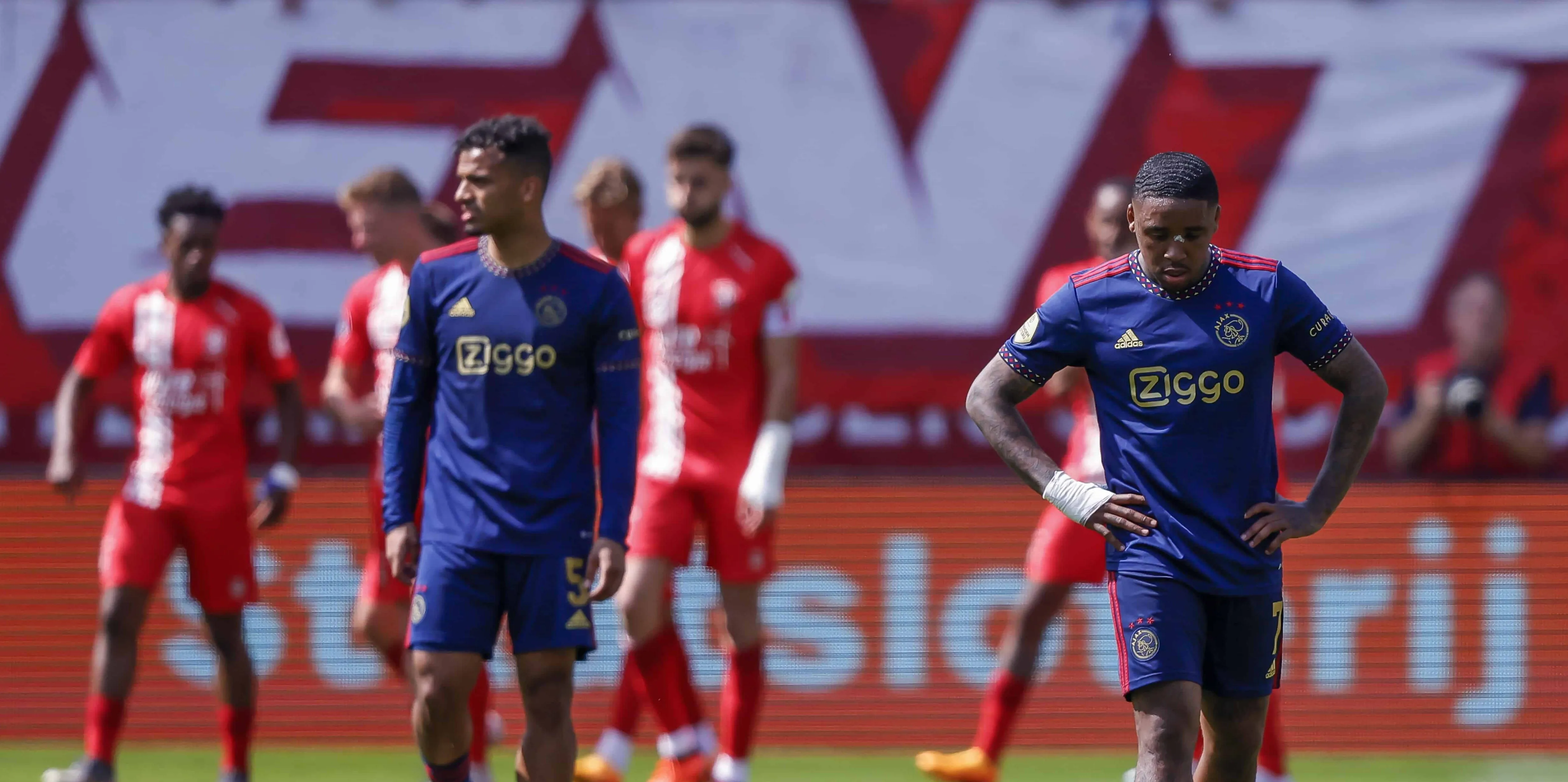 Rodada final da Eredivisie premia a regularidade do PSV em detrimento &agrave; bagun&ccedil;a do Ajax