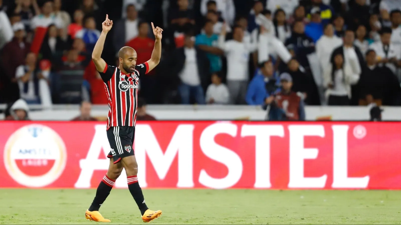Paulo Junior: Lucas, cinco jogos, parece um time inteiro em campo pelo S&atilde;o Paulo