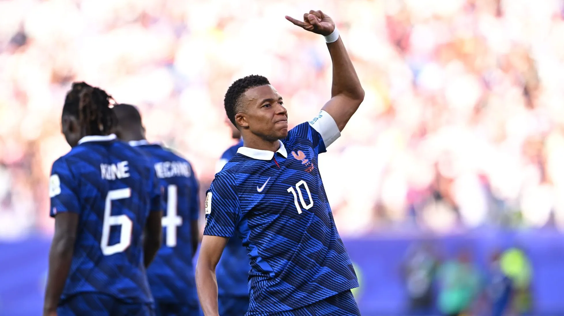 Mbapp&eacute; celebra gol pela Fran&ccedil;a