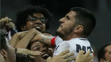 Santa contou com her&oacute;i improv&aacute;vel e eliminou o Sport no primeiro duelo internacional