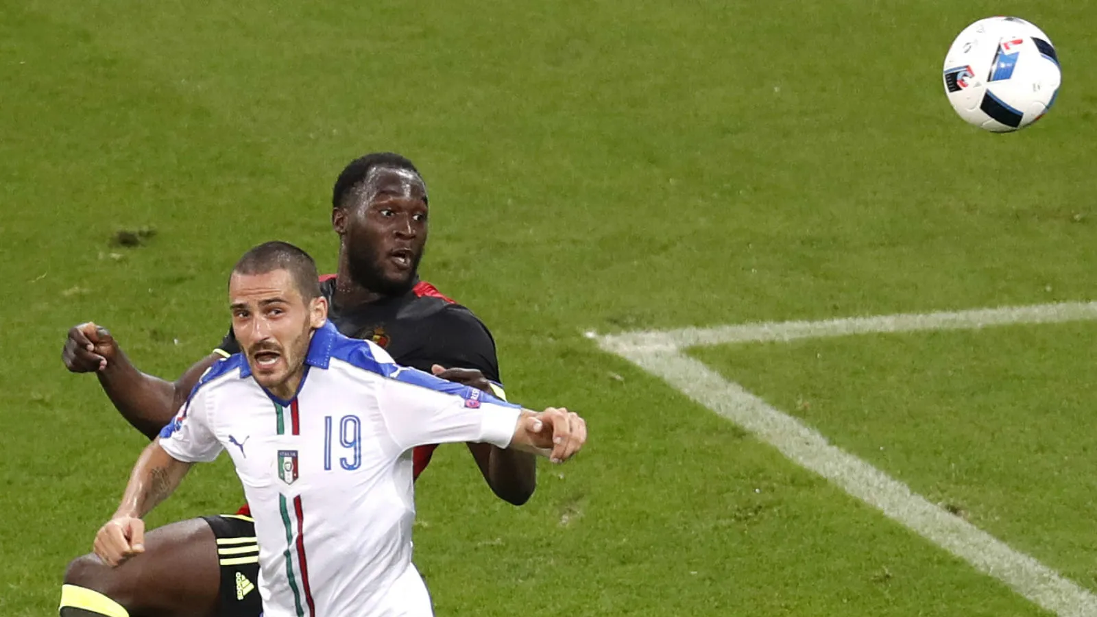 A Azzurra reafirmou sua grandeza com ajuda da atua&ccedil;&atilde;o gigante de Bonucci