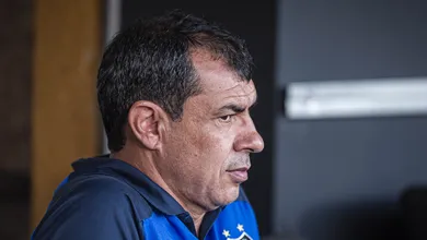 Santos busca cria de Carille no Corinthians para ser principal refor&ccedil;o na S&eacute;rie B
