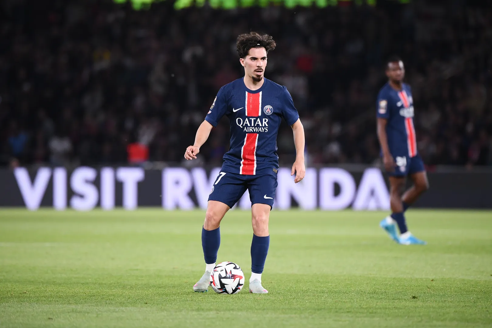 Vitinha em a&ccedil;&atilde;o pelo PSG