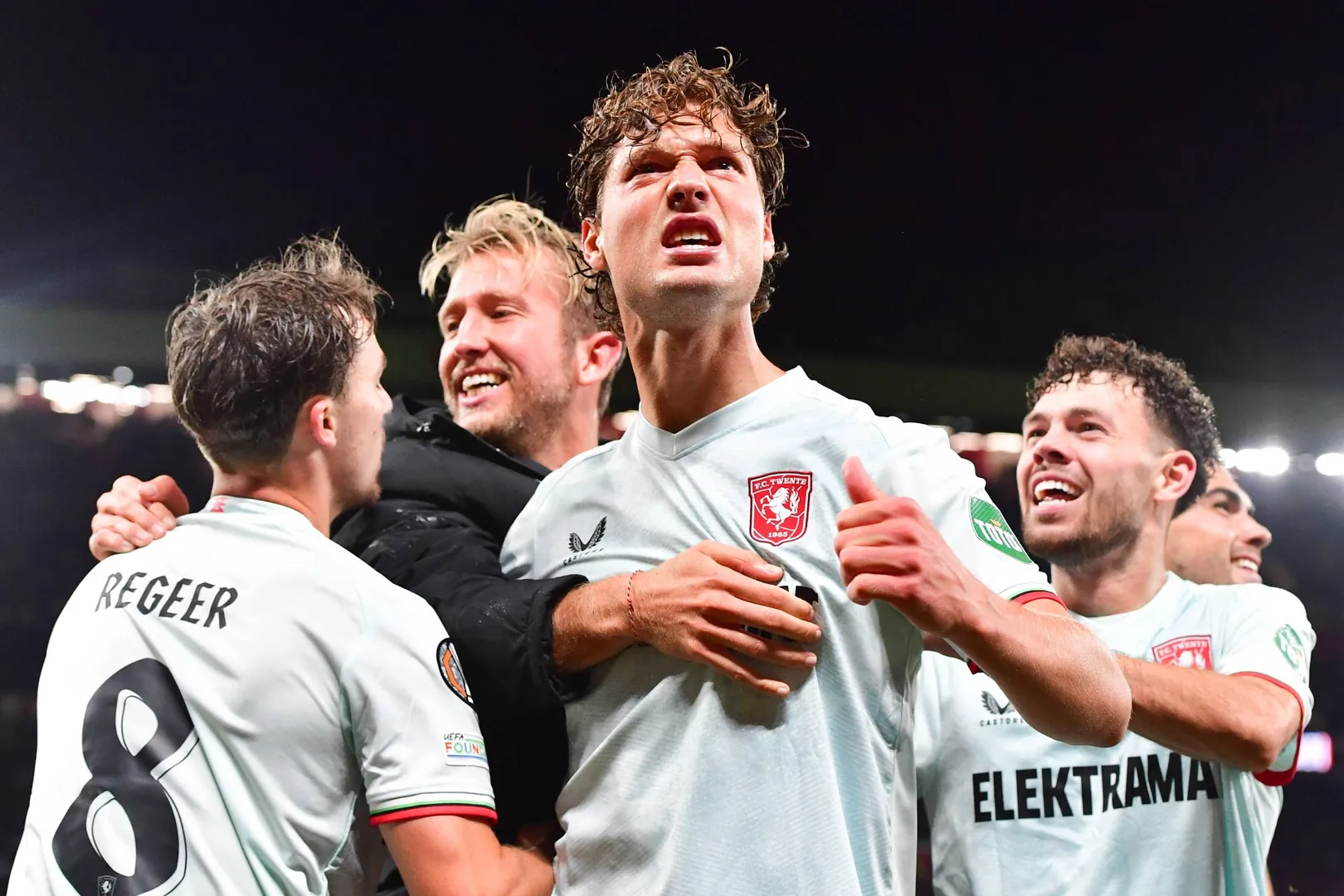 Foto: (Imago) - Twente fez por merecer o empate em Old Trafford