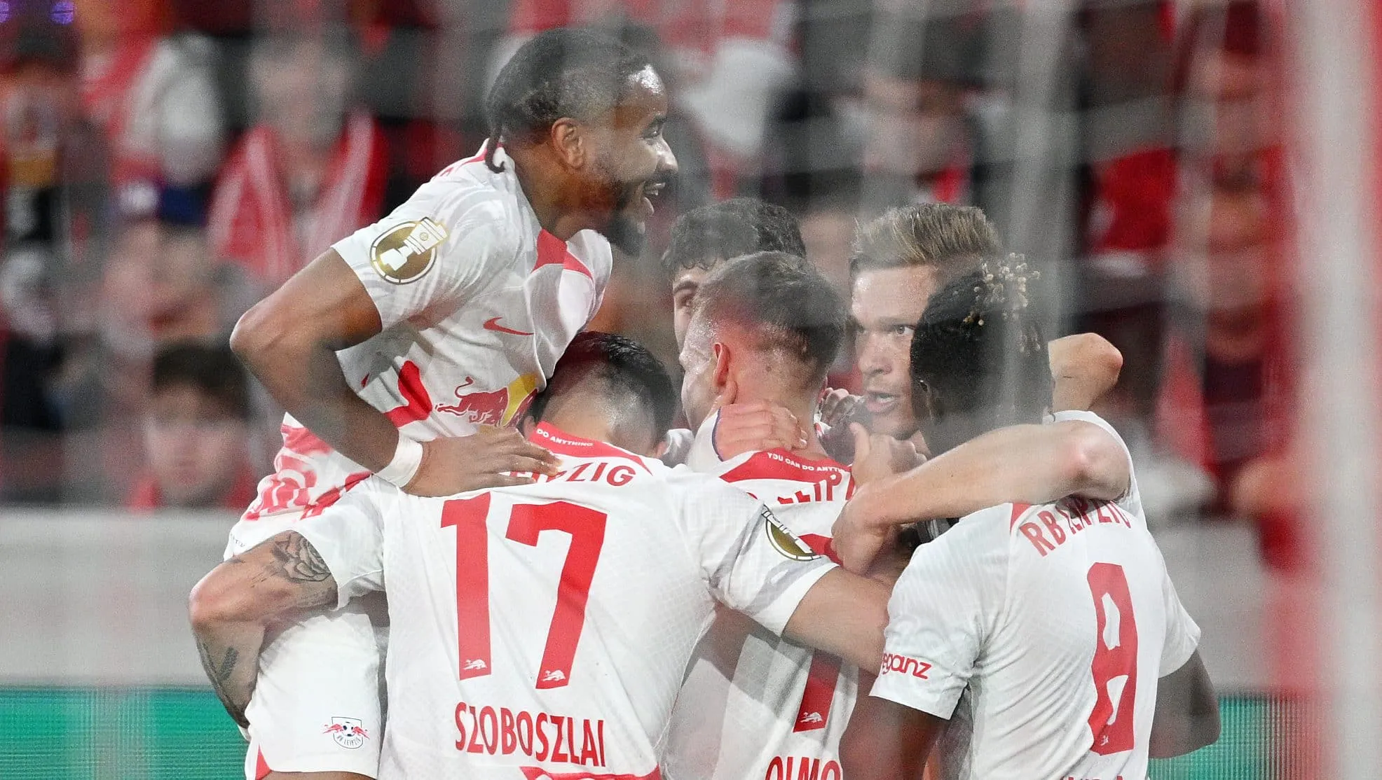 Olmo distribuiu passes de m&aacute;gica e o Leipzig atropelou o Freiburg para voltar &agrave; final da Copa da Alemanha