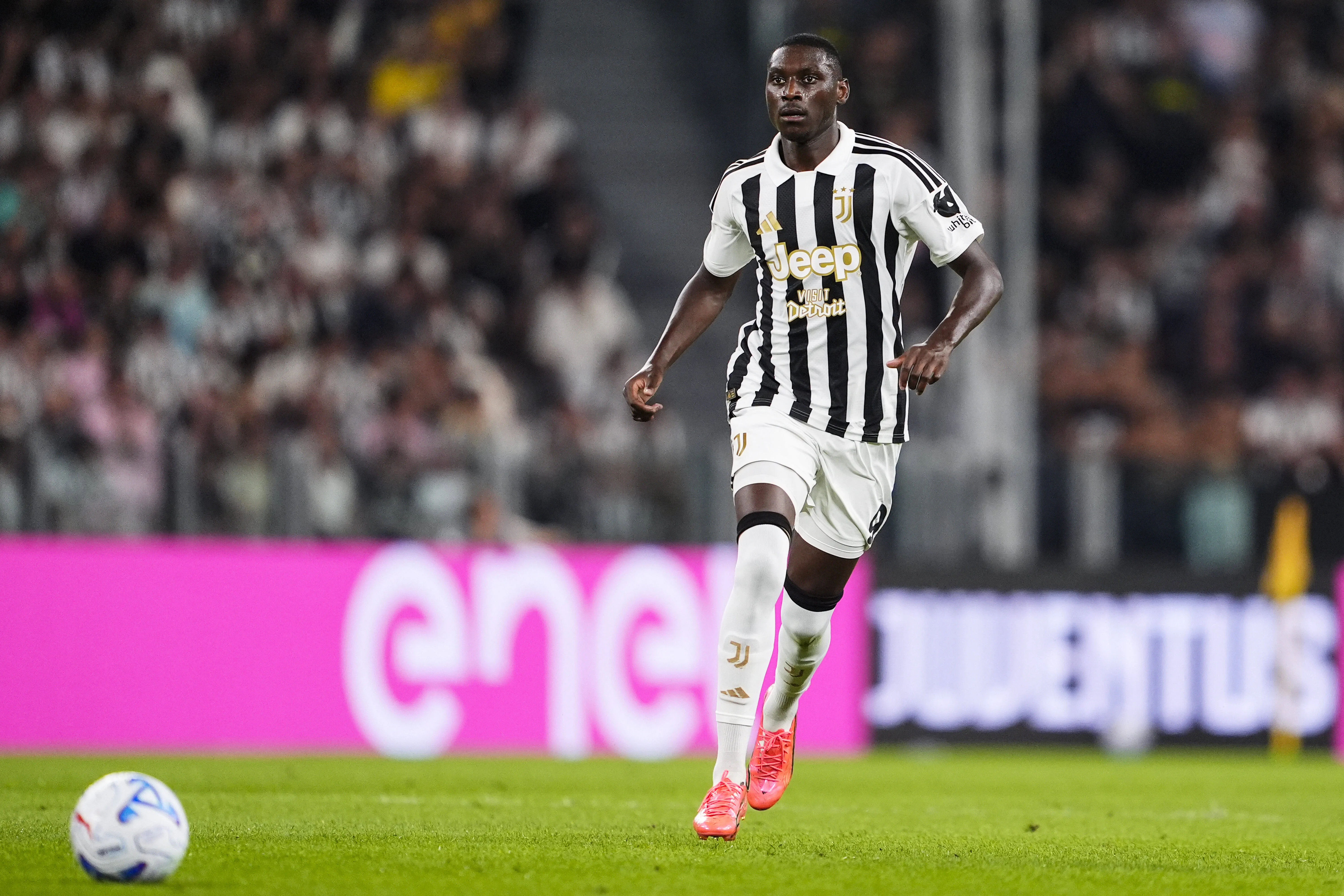 Kolo Muani em atua&ccedil;&atilde;o pela Juventus (Foto: IMAGO / LaPresse)