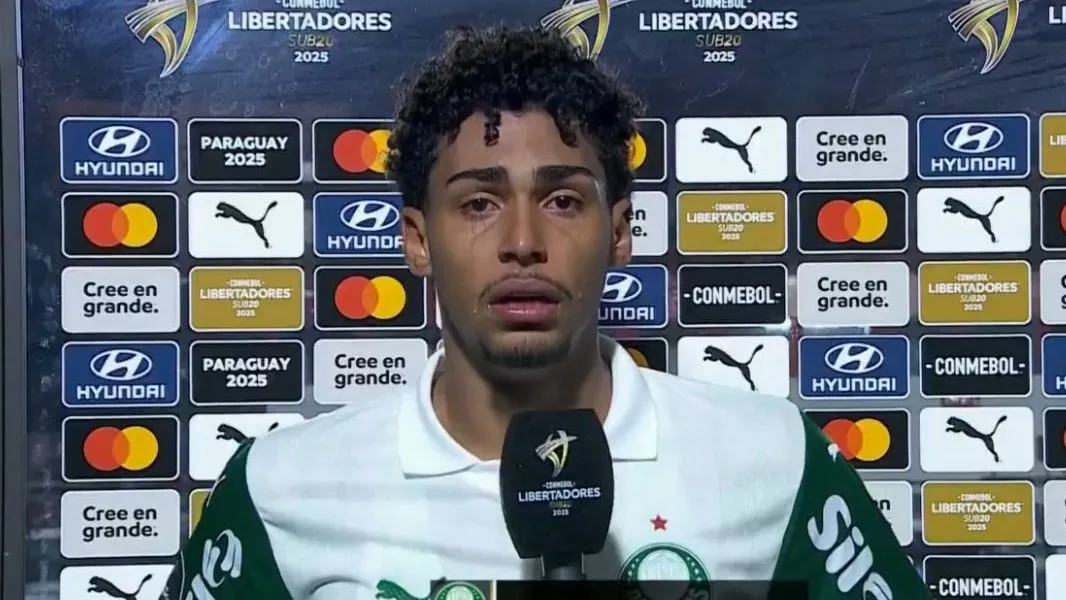 Luighi, atacante do Palmeiras, chora ap&oacute;s ser v&iacute;tima de racismo