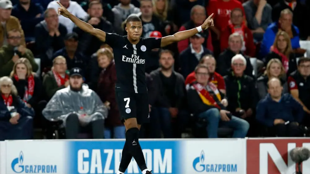 Mbapp&eacute; minimiza conversa sobre Bola de Ouro: &ldquo;Prefiro pensar no coletivo&rdquo;