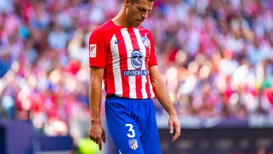 P&eacute;ssima not&iacute;cia para Simeone: Azpilicueta rompe menisco e vira desfalque por longo per&iacute;odo no Atl&eacute;tico de Madrid