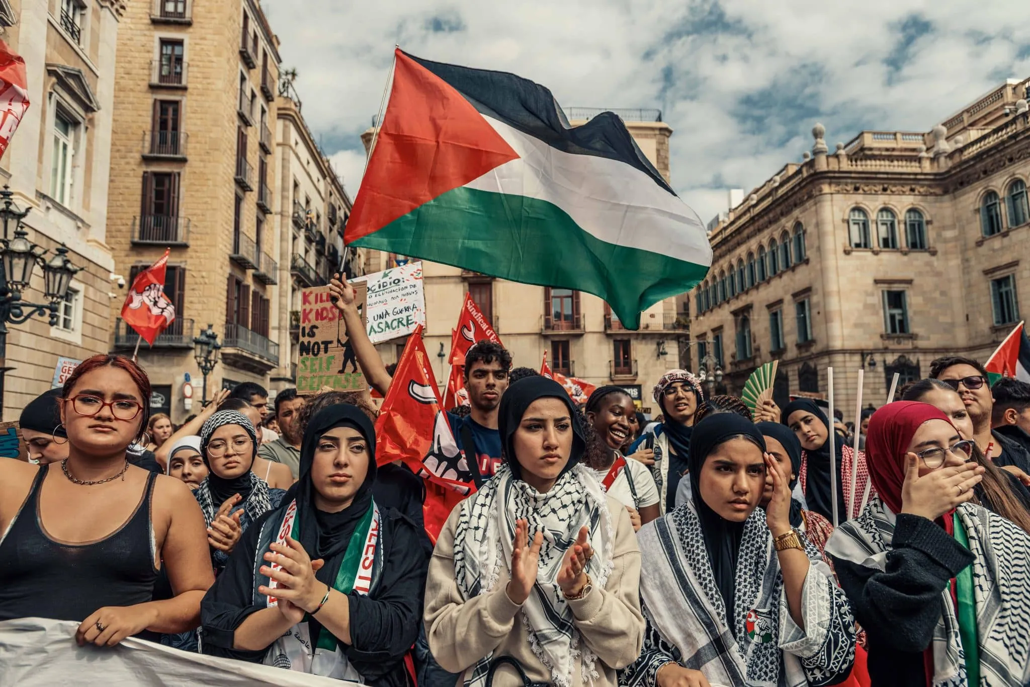 &lsquo;Apelo emocional e pol&iacute;tico&rsquo;: Sele&ccedil;&atilde;o da Catalunha estuda amistoso contra a Palestina