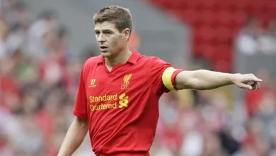 Gerrard zagueiro? S&oacute; na cabe&ccedil;a do t&eacute;cnico do Liverpool