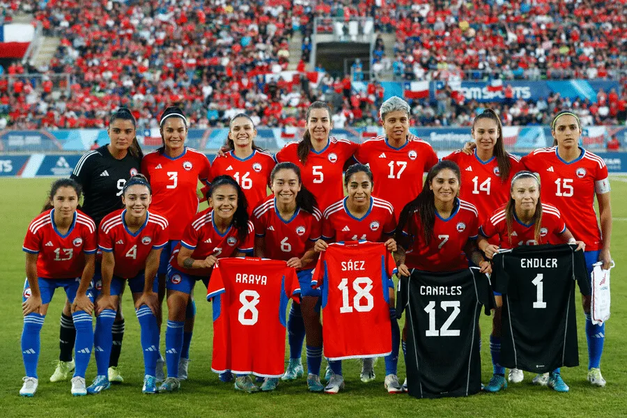 Sem goleiras, o Chile improvisou uma atacante de 1,68m na final do Pan e ficou com a prata