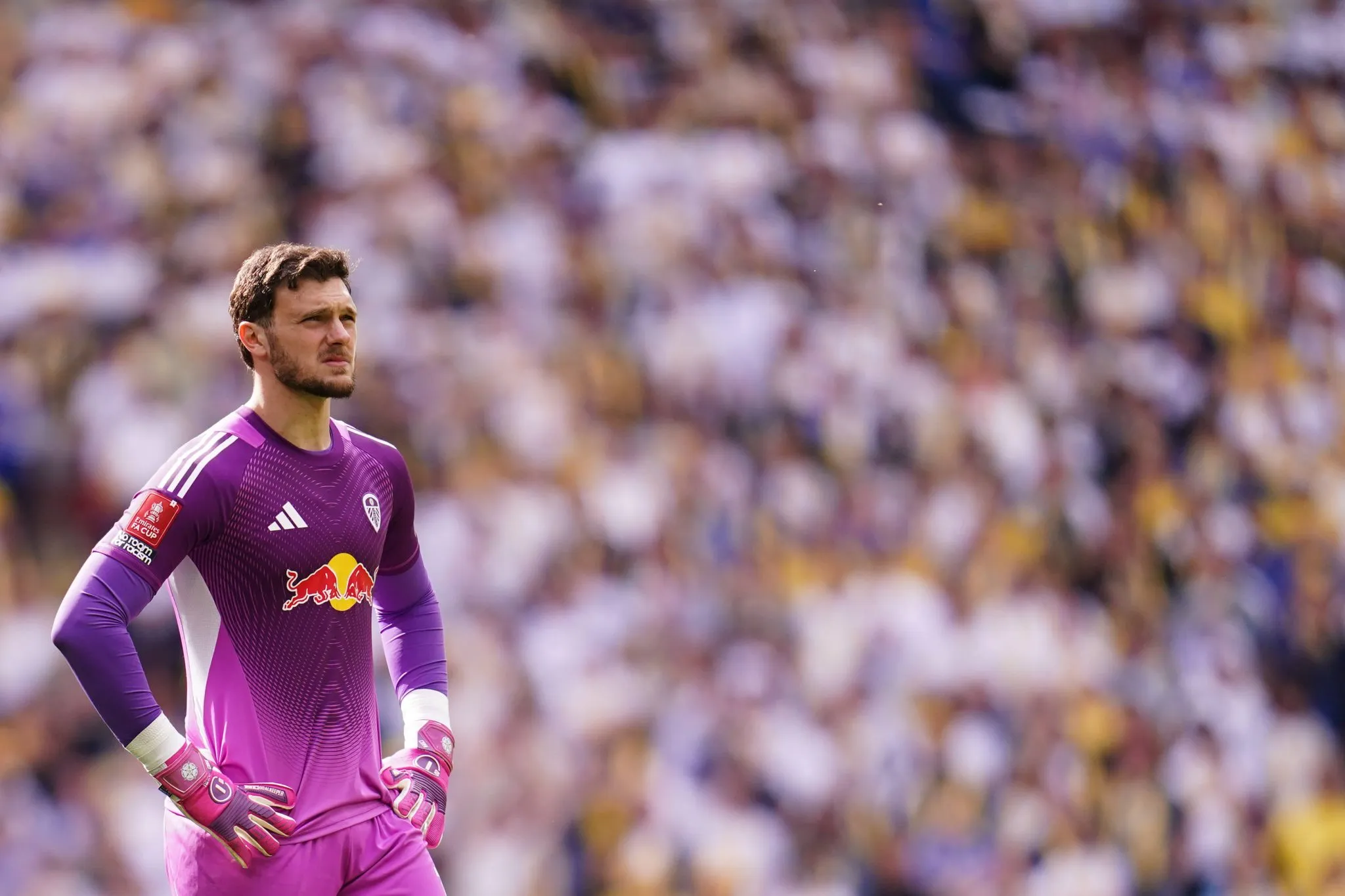 Lucas Perri perdeu a titularidade para Karl Darlow no Leeds 