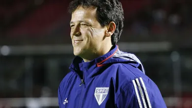 &lsquo;Associam com o Tch&ecirc; Tch&ecirc;, mas n&atilde;o&rsquo;: Diniz revela real motivo para fracasso no S&atilde;o Paulo