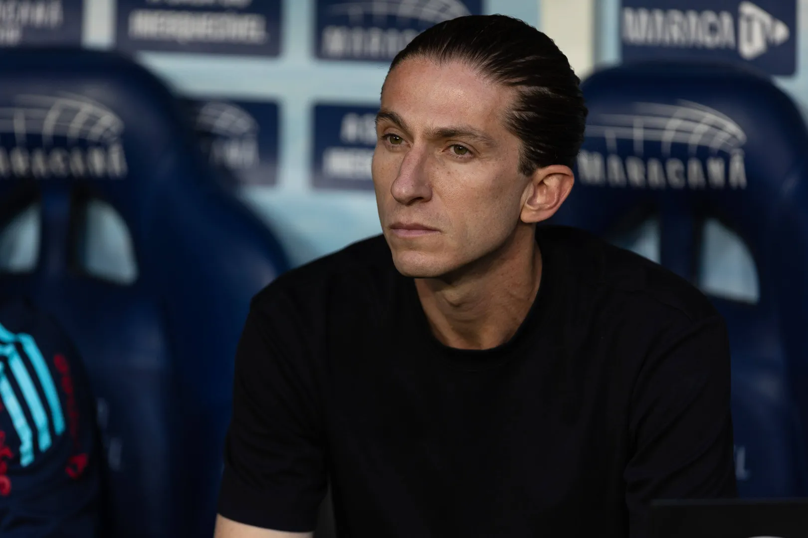 Filipe Lu&iacute;s precisa encontrar substituto de L&eacute;o Ortiz (Foto: Imago)