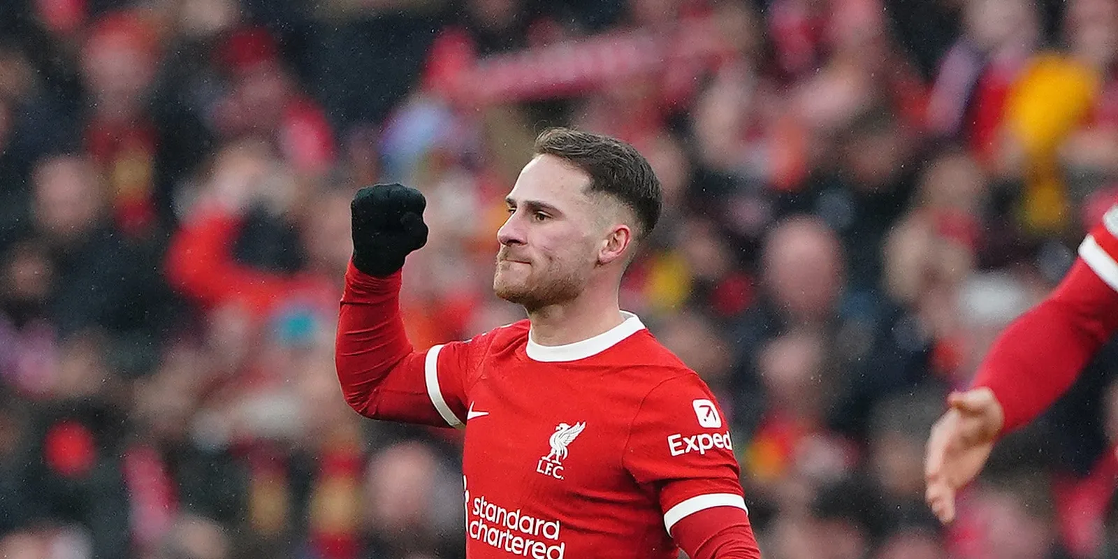 Um gola&ccedil;o de Mac Allister garantiu a vit&oacute;ria e a lideran&ccedil;a para o Liverpool