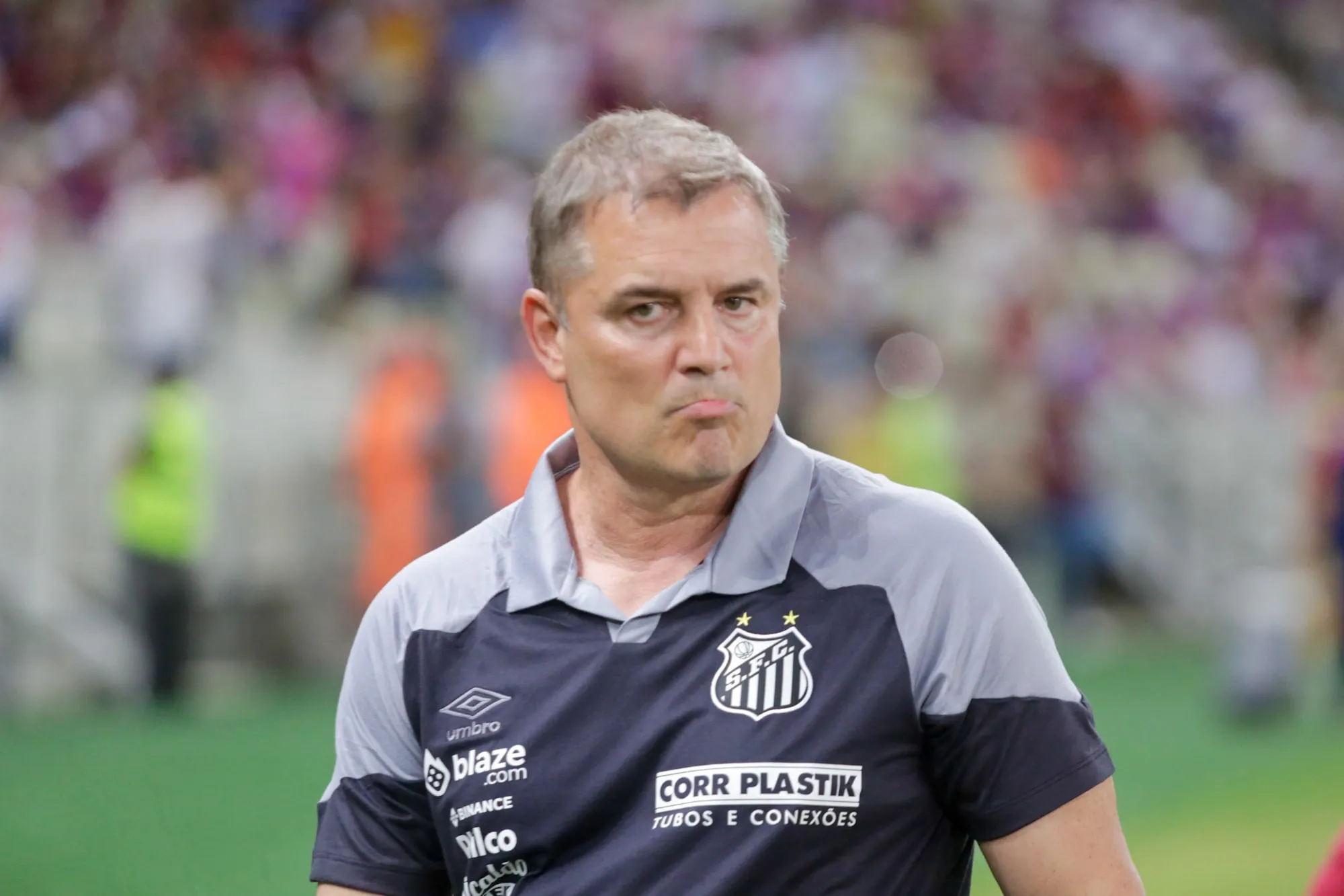 Goleada do Fortaleza mant&eacute;m Santos dentro do &lsquo;pesadelo&rsquo; do rebaixamento