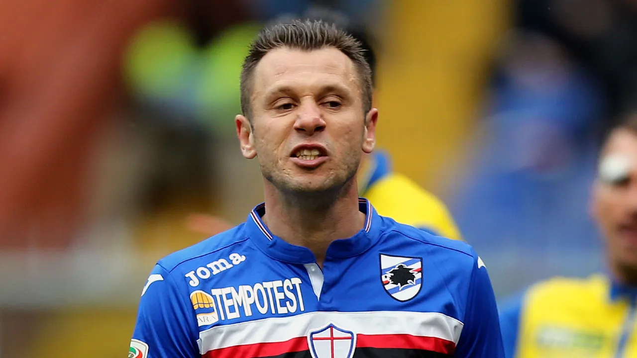 Cassano: &ldquo;N&atilde;o parei de jogar. Treino todos os dias e tenho mesmo peso da Copa 2014&rdquo;