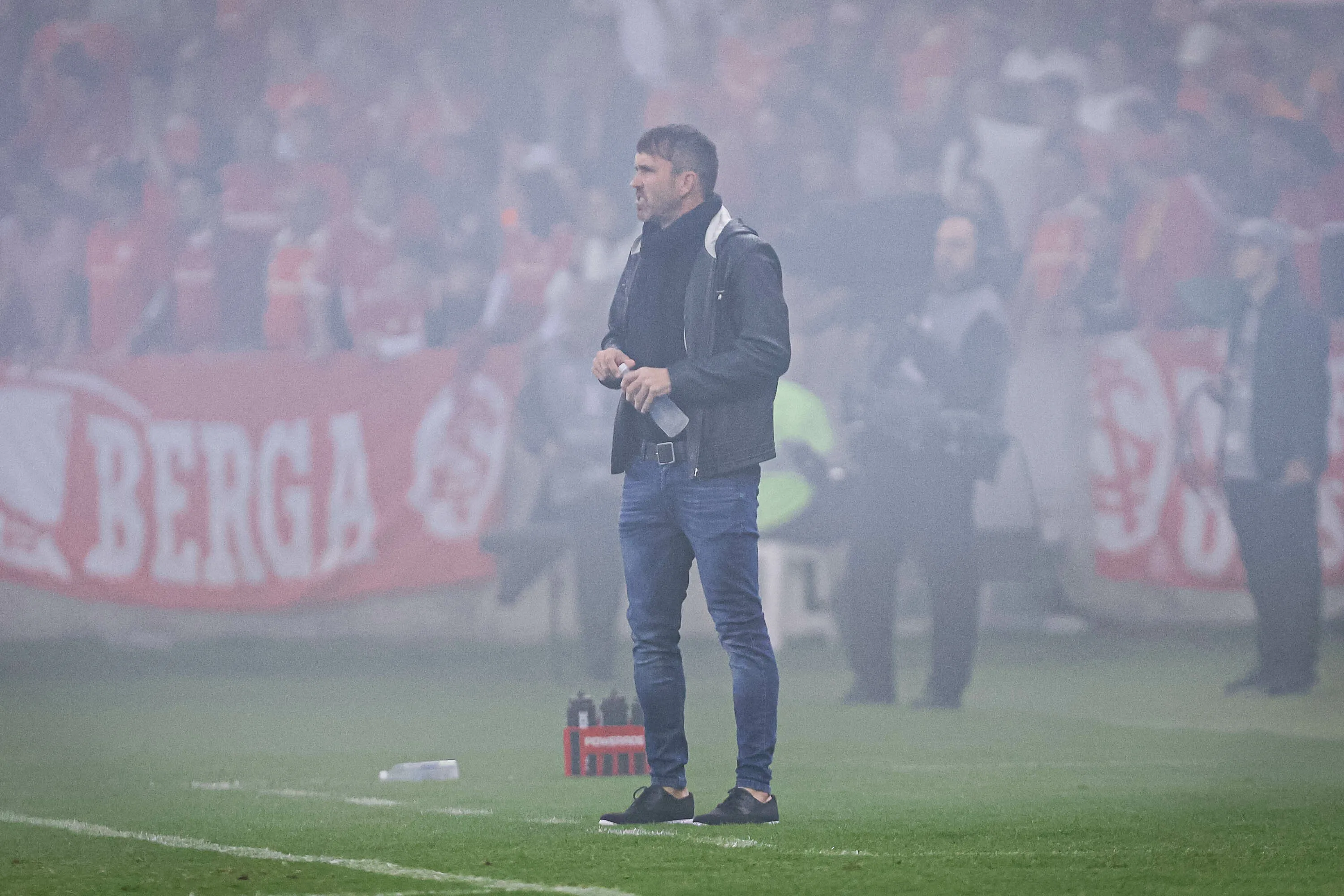 Abatido, Coudet diz que Internacional merecia a classifica&ccedil;&atilde;o contra o Fluminense: &lsquo;Falta de sorte&rsquo;
