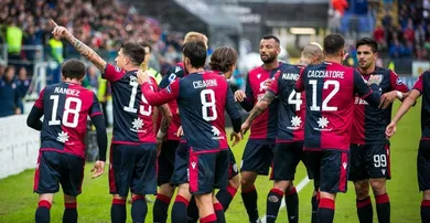 Inspirado por Nainggolan, Cagliari faz cinco na Fiorentina e ressalta sua &oacute;tima fase na Serie A