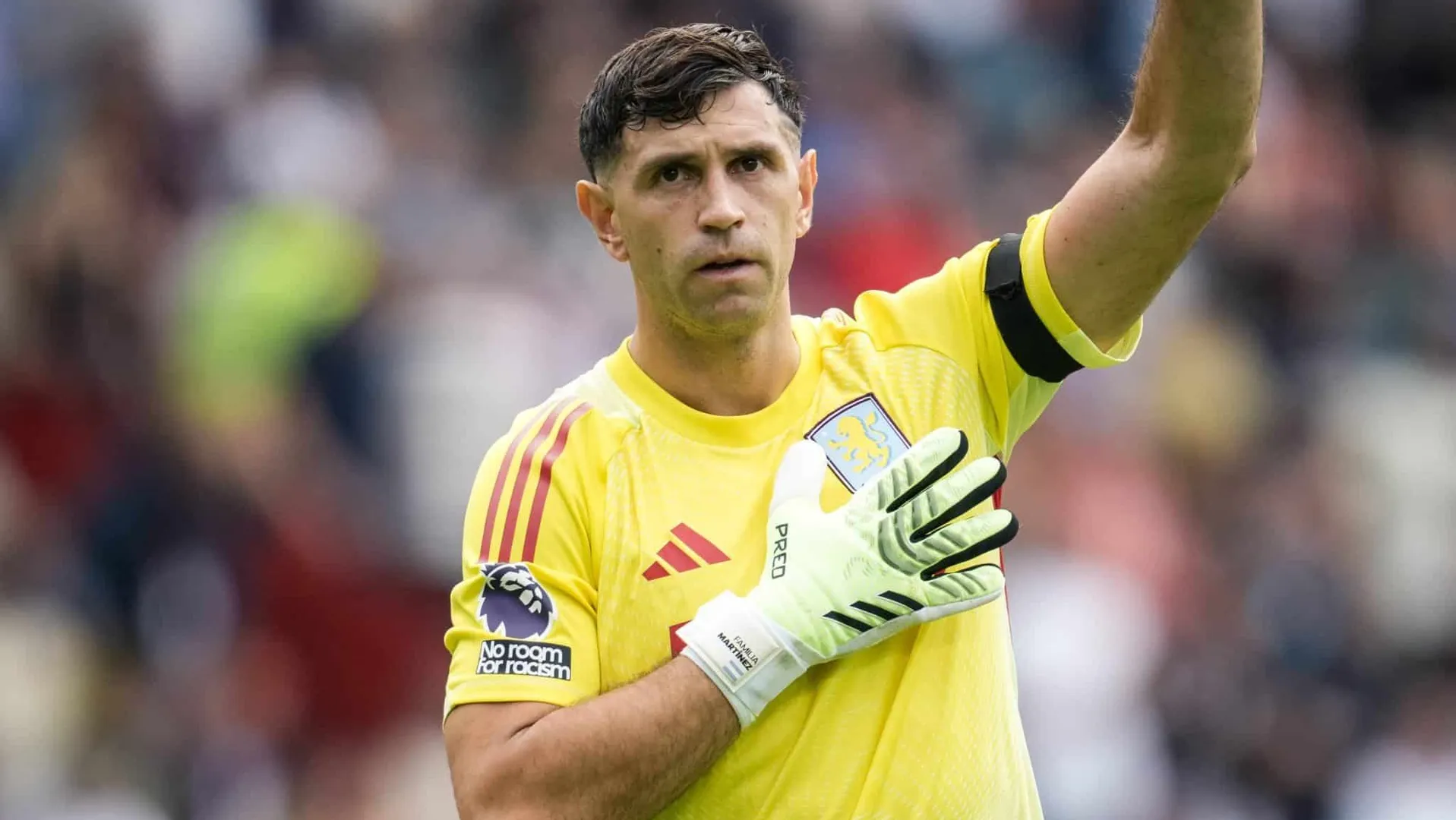 Dibu Mart&iacute;nez, goleiro do Aston Villa (Foto: Imago)