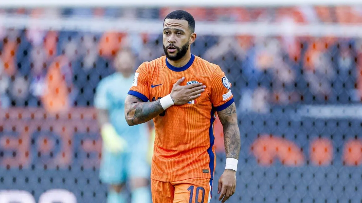 Depay alcan&ccedil;a marca de Van Persie e entra para a hist&oacute;ria da sele&ccedil;&atilde;o holandesa