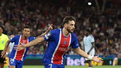 Kvaratskhelia &eacute; decisivo em novo bicampeonato do PSG e justifica apelo por Bola de Ouro