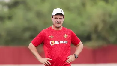 Diniz ter&aacute; mais um quebra-cabe&ccedil;a para montar Fluminense sem Andr&eacute;