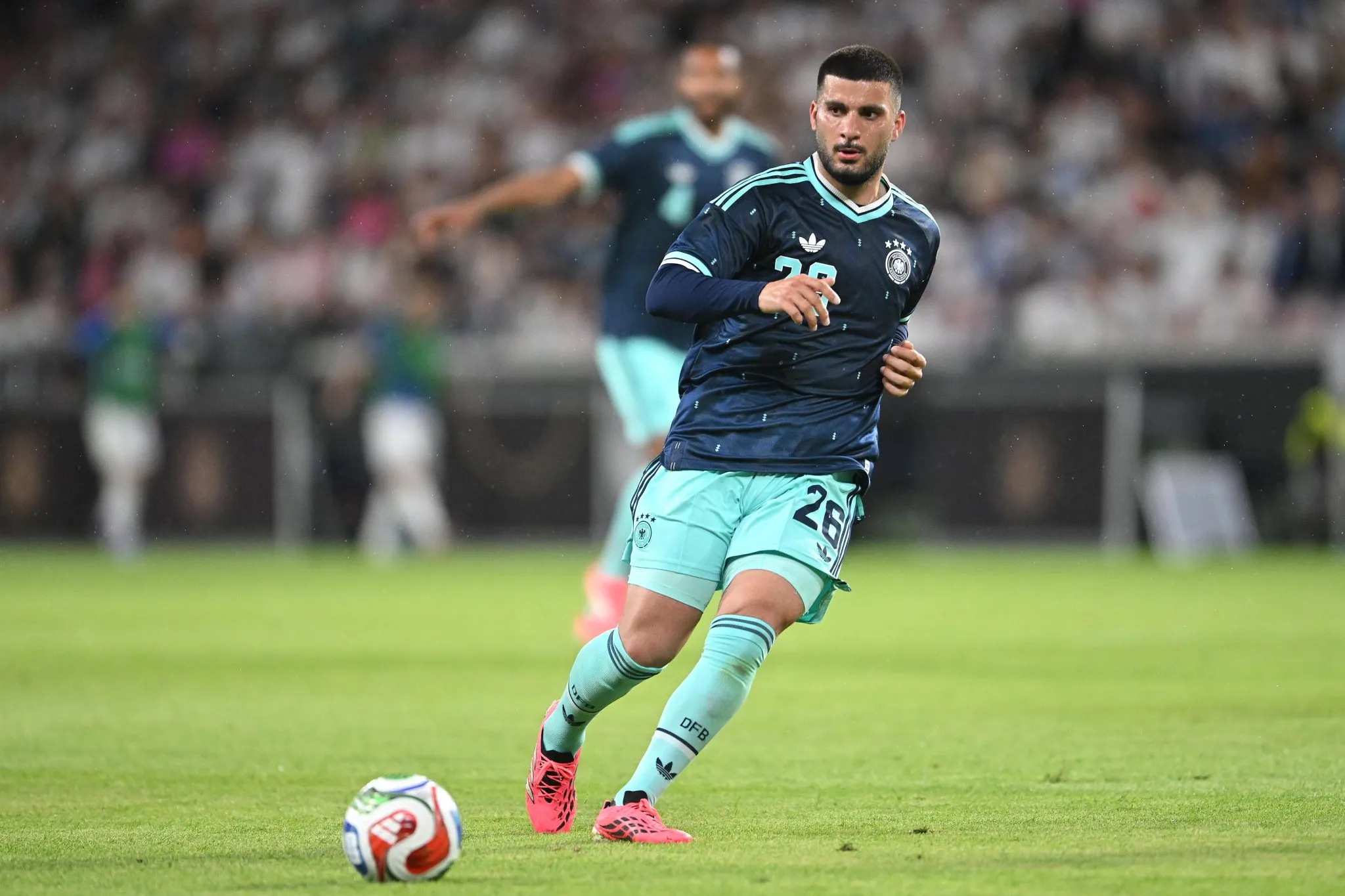 Deniz Undav em a&ccedil;&atilde;o pela sele&ccedil;&atilde;o alem&atilde; (Foto: IMAGO / Revierfoto)