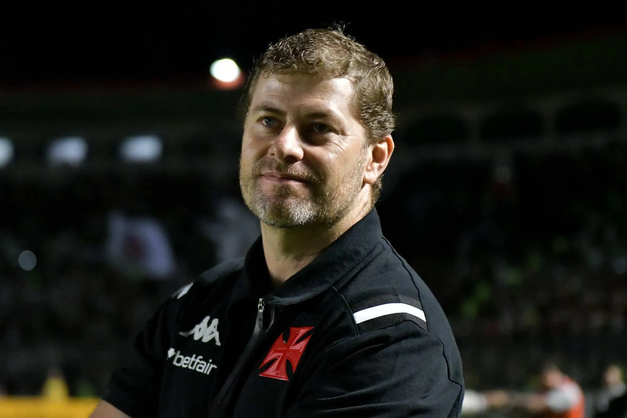 Interino do Vasco s&oacute; est&aacute; atr&aacute;s de Artur Jorge e Abel Ferreira em ranking do Brasileiro