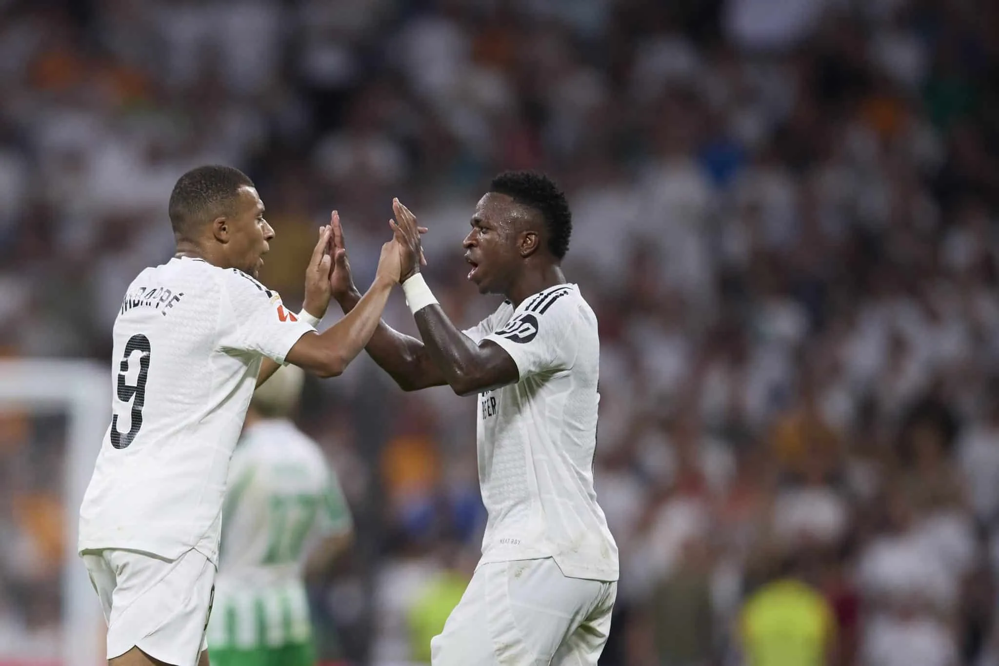 Mbapp&eacute; e Vini Jr deram mostras que come&ccedil;aram a se entender e agora problema &eacute; dos advers&aacute;rios