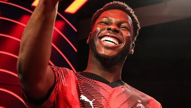 Musah amplia um mercado do Milan que recheia o elenco e aposta em muitos jovens