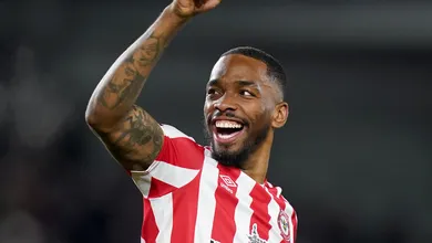 Contando os dias para retornar de suspens&atilde;o por apostas, Toney marca hat-trick no sub-23 do Brentford