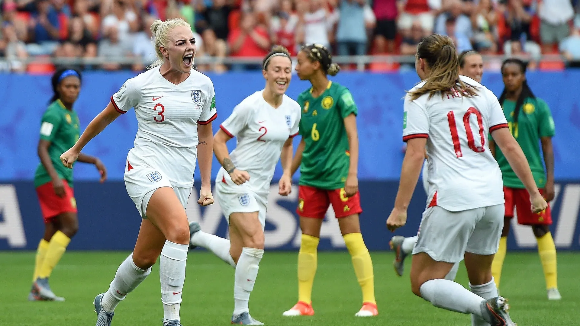 Inglaterra teve mais compet&ecirc;ncia para vencer em um jogo de erros e revolta de Camar&otilde;es