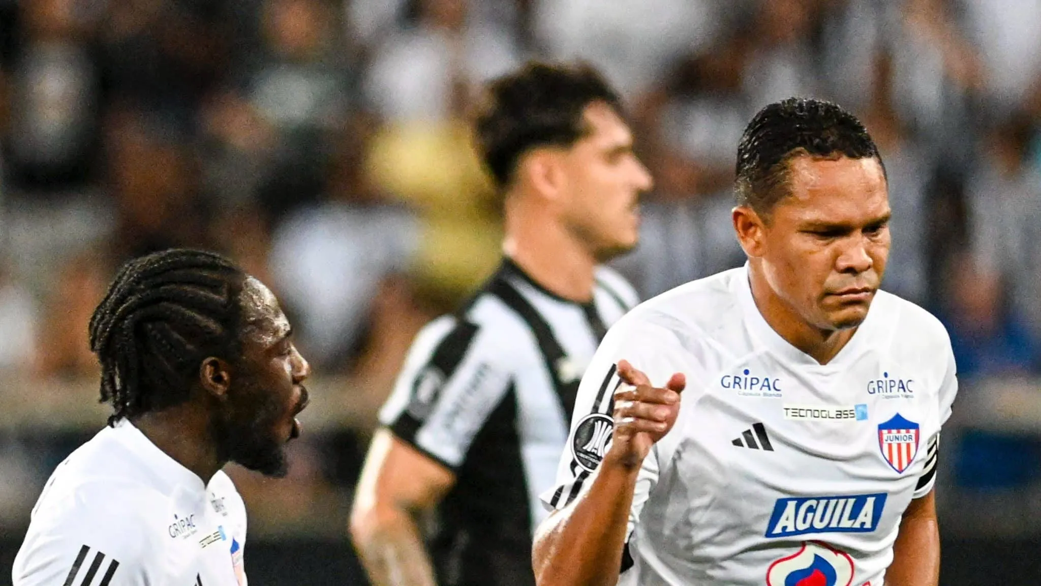Libertadores acess&iacute;vel, mas n&atilde;o morta: passeio do Junior no Rio mant&eacute;m a chama acesa